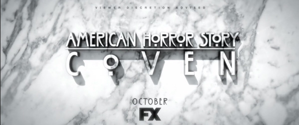 FX nous offre 2 nouveaux teasers VO et une affiche de sa série, AMERICAN HORROR STORY - COVEN, qui sera diffusée le 9 octobre sur la chaîne.