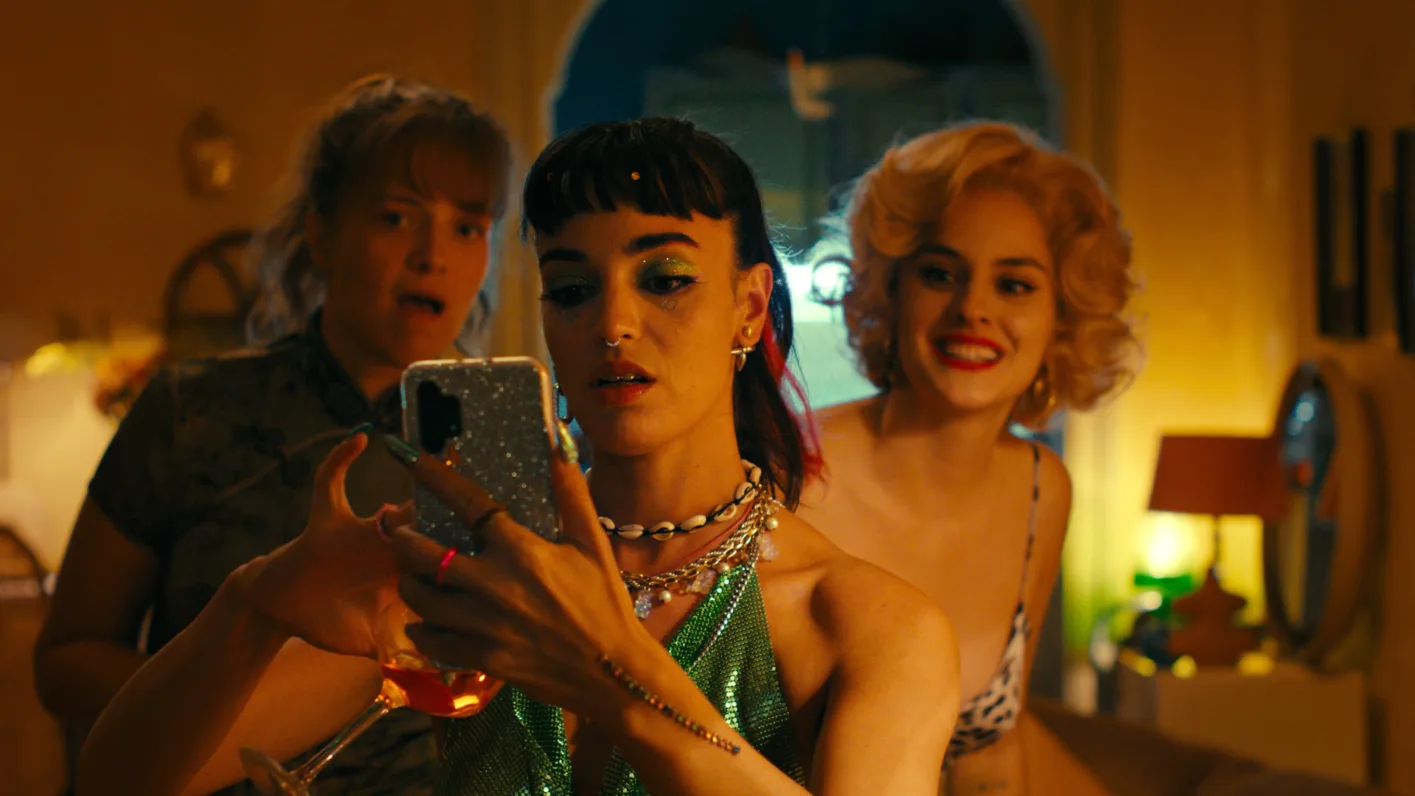 Photo du film LES FEMMES AU BALCON