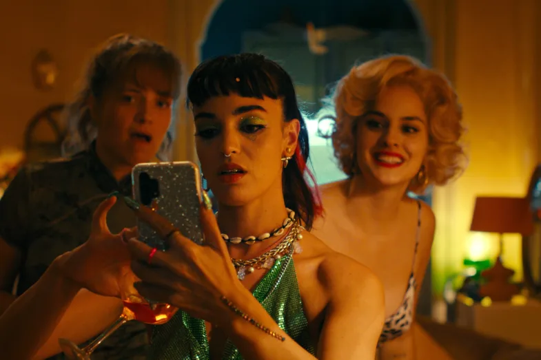 Photo du film LES FEMMES AU BALCON