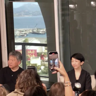 Hirokazu Kore-eda et Chie Hayakawa au Majestic de Cannes - Festival de Cannes 2025