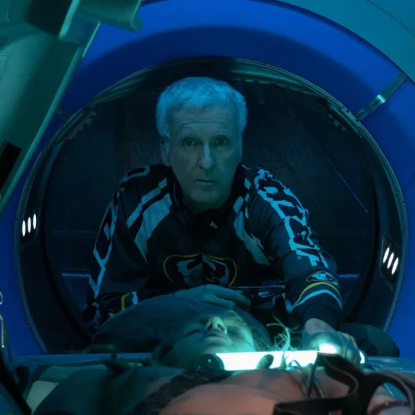 Photo de James Cameron pendant le tournage de AVATAR LA VOIE DE L'EAU