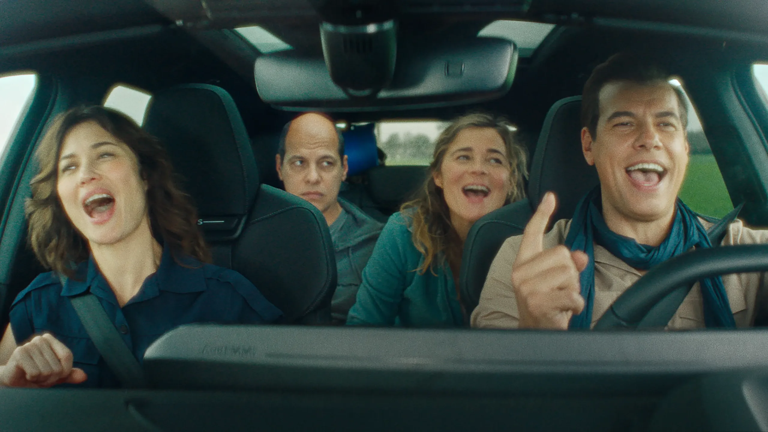 Photo du film ALTER EGO de Nicolas Charlet et Bruno Lavaine avec Laurent Lafitte, Blanche Gardin, Olga Kurylenko